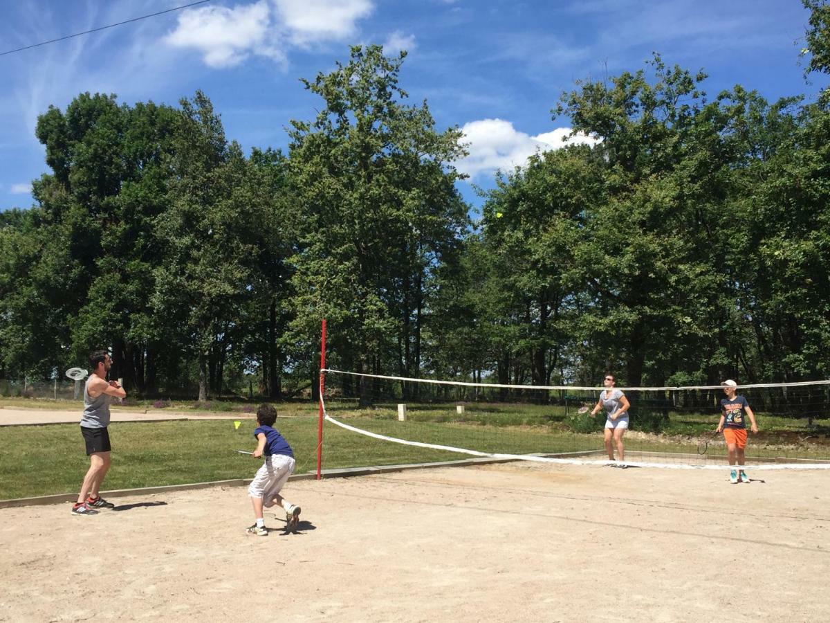 Camping Les Petites Minaudieres Hotell Saint-Sauveur  Exteriör bild
