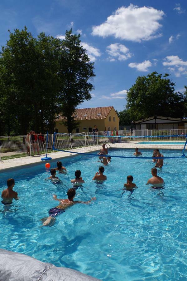 Camping Les Petites Minaudieres Hotell Saint-Sauveur  Exteriör bild