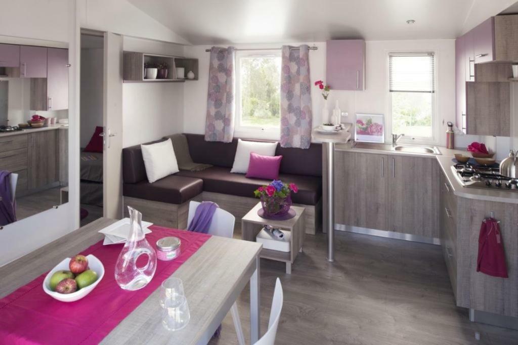Camping Les Petites Minaudieres Hotell Saint-Sauveur  Exteriör bild
